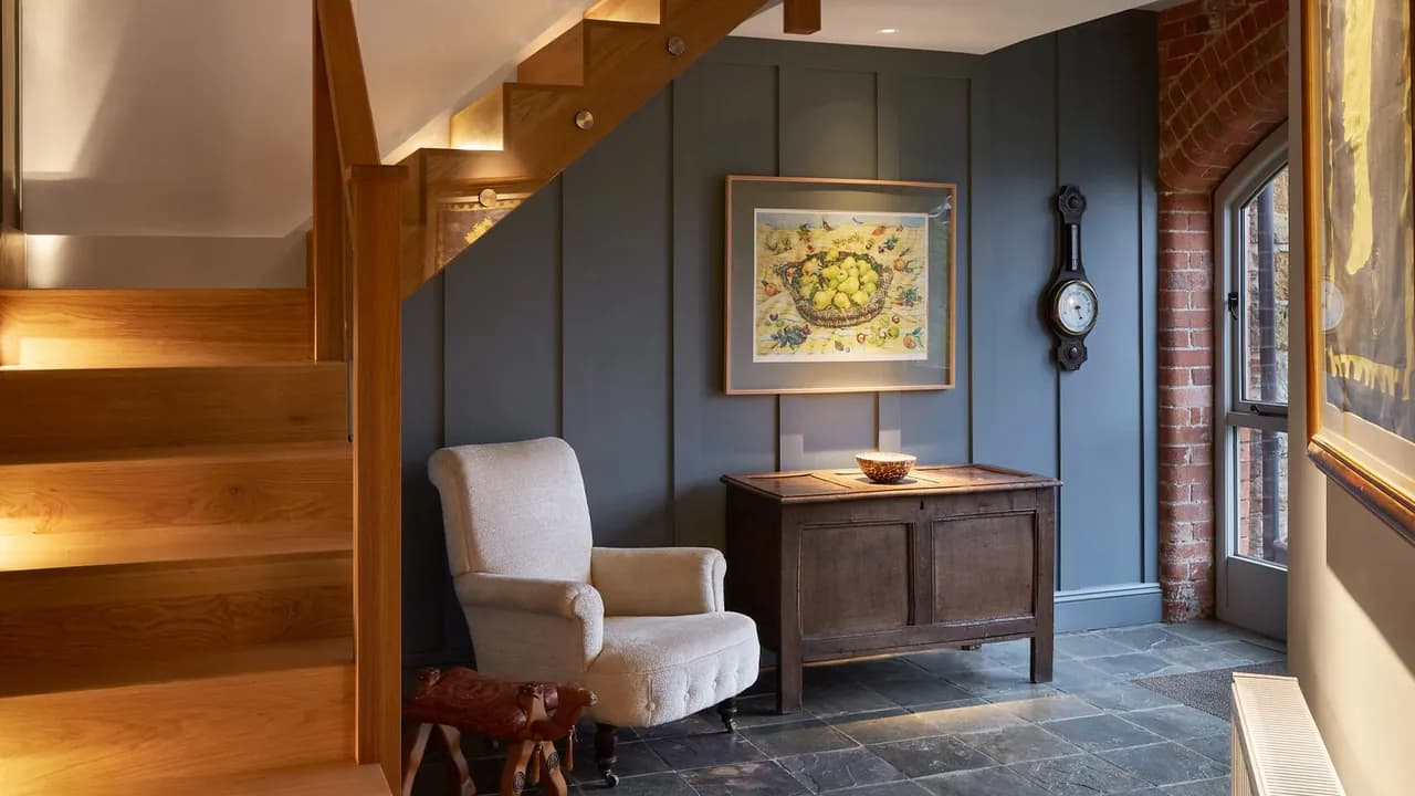 How to light a hallway and make it stand out