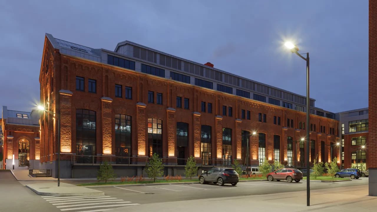 Wall washing – How to light an architectural facade
